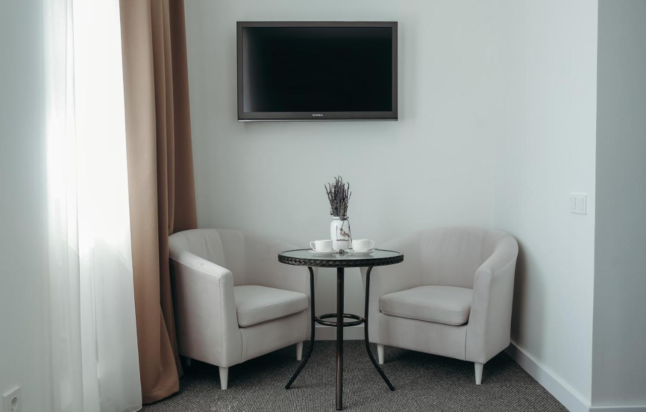 7 Boutique Hotel Ustʼ-Kamenogorsk エクステリア 写真